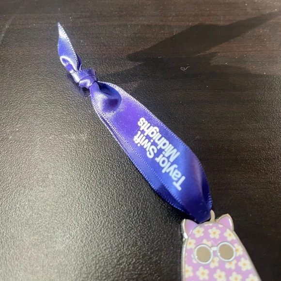 Taylor Swift Purple Ghost #II ornament box NOT included - Picture 3 of 8